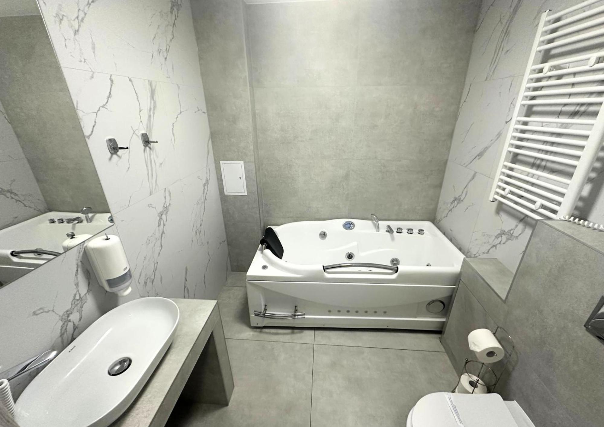 Miejsca Noclegowe W Arka Medical Spa كولوبرزيغ المظهر الخارجي الصورة